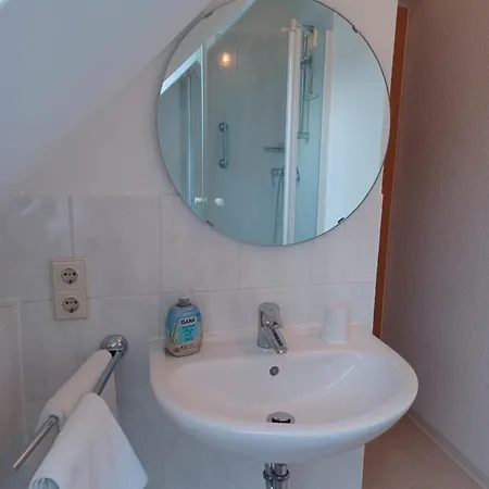 Doppelzimmer Mit Bad Neben Skyblick Homestay Willingen (Upland)